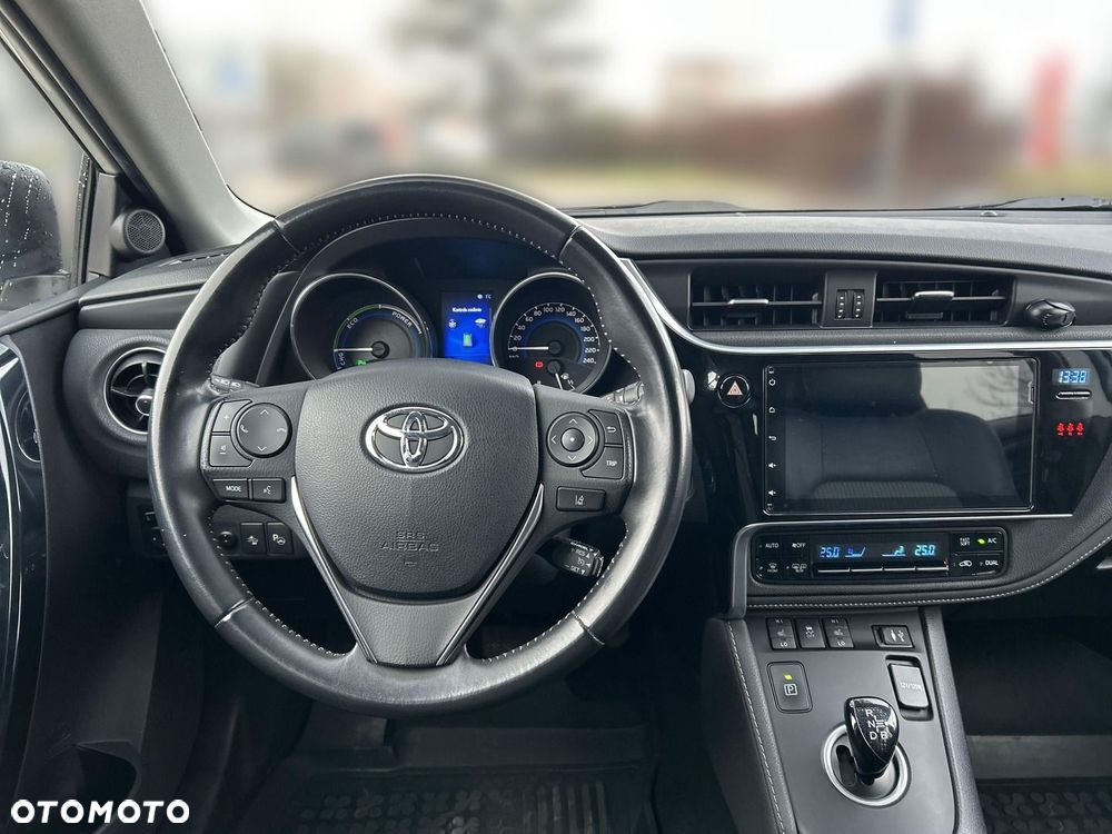 Toyota Auris - 12