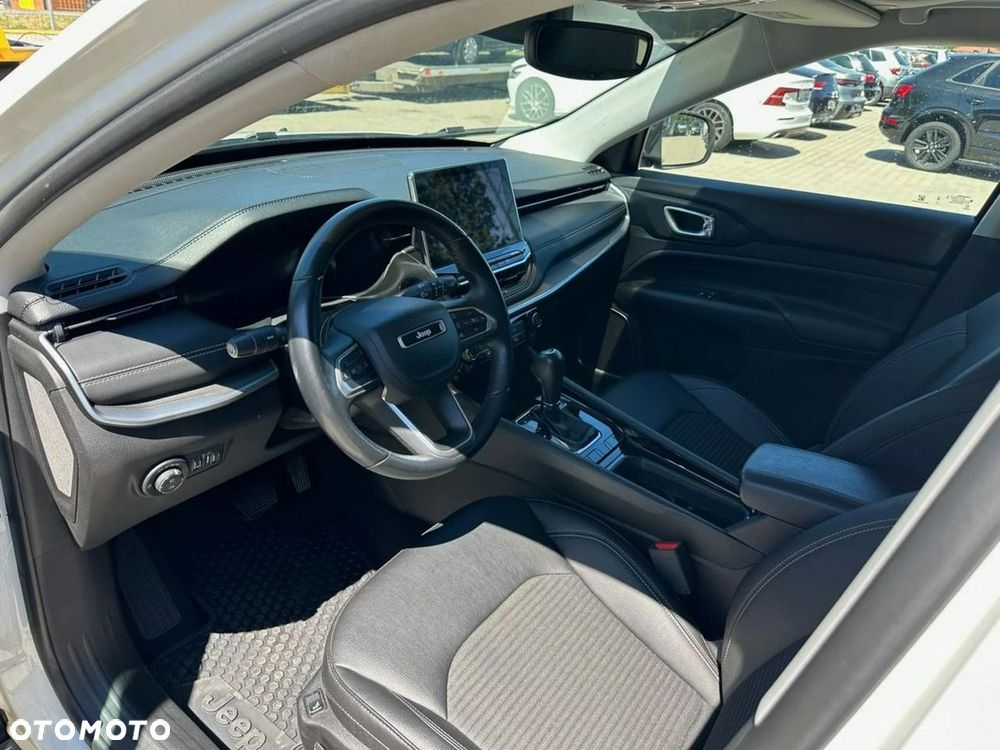 Jeep Compass - 10