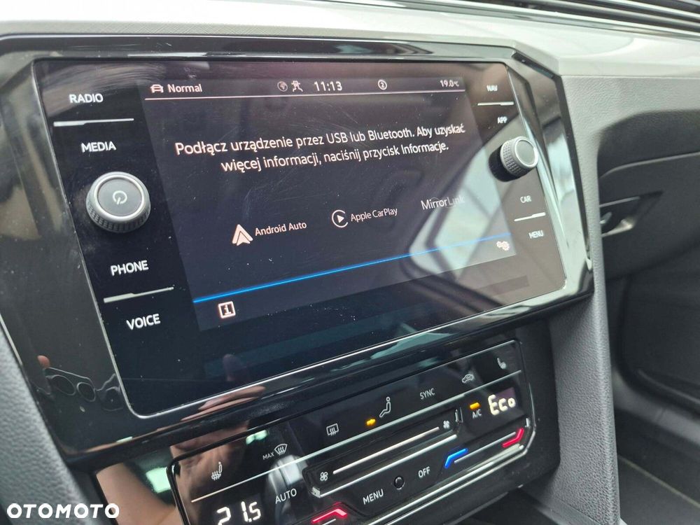 Volkswagen Passat - 21