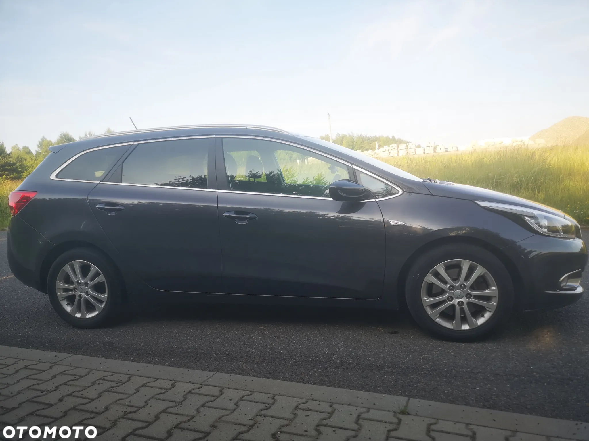 Kia Ceed 1.6 GDI ISG SW Platinum Edition - 12