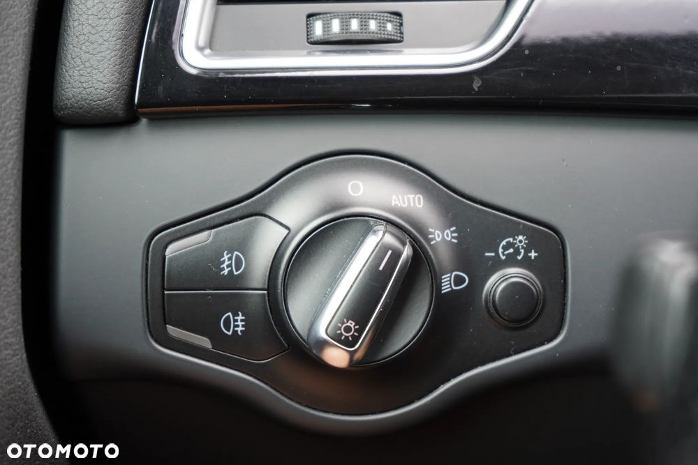 Audi A4 Avant 2.0 TDI DPF Ambiente - 17