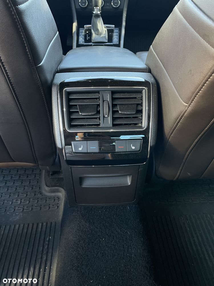 Skoda Superb 2.0 TDI L&K DSG - 10