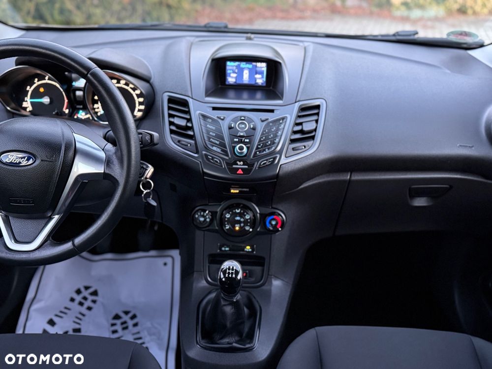 Ford Fiesta 1.0 Champions Edition - 18