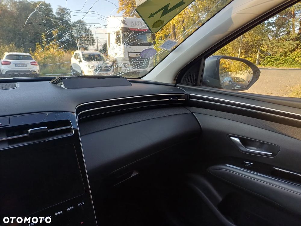 Hyundai Tucson 1.6 T-GDi HEV Executive 2WD - 23