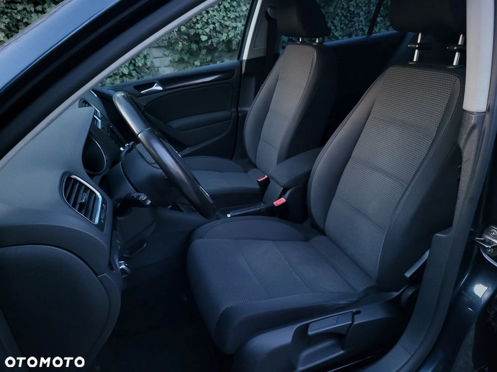 Volkswagen Golf - 8
