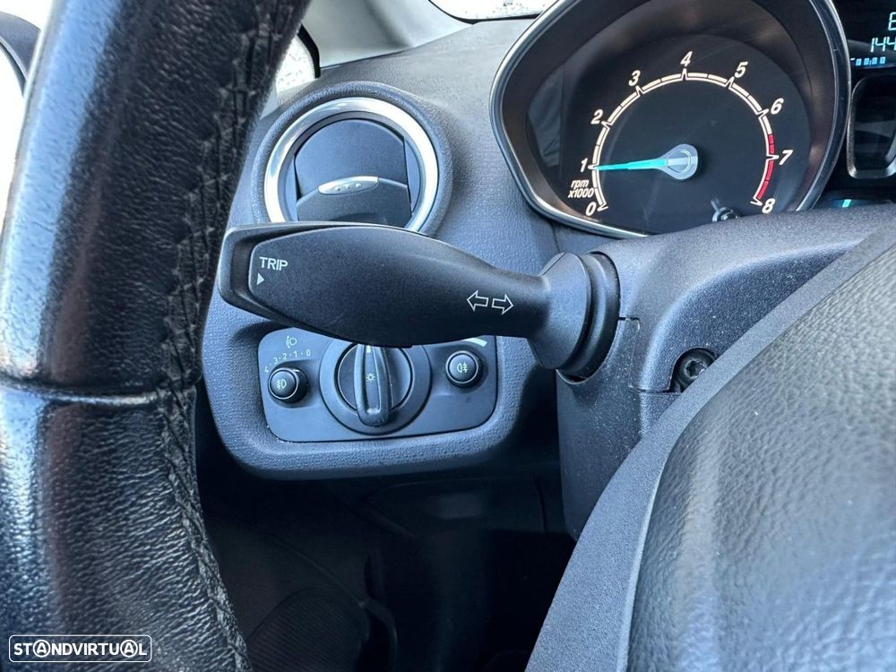 Ford Fiesta 1.0 T EcoBoost Titanium - 18