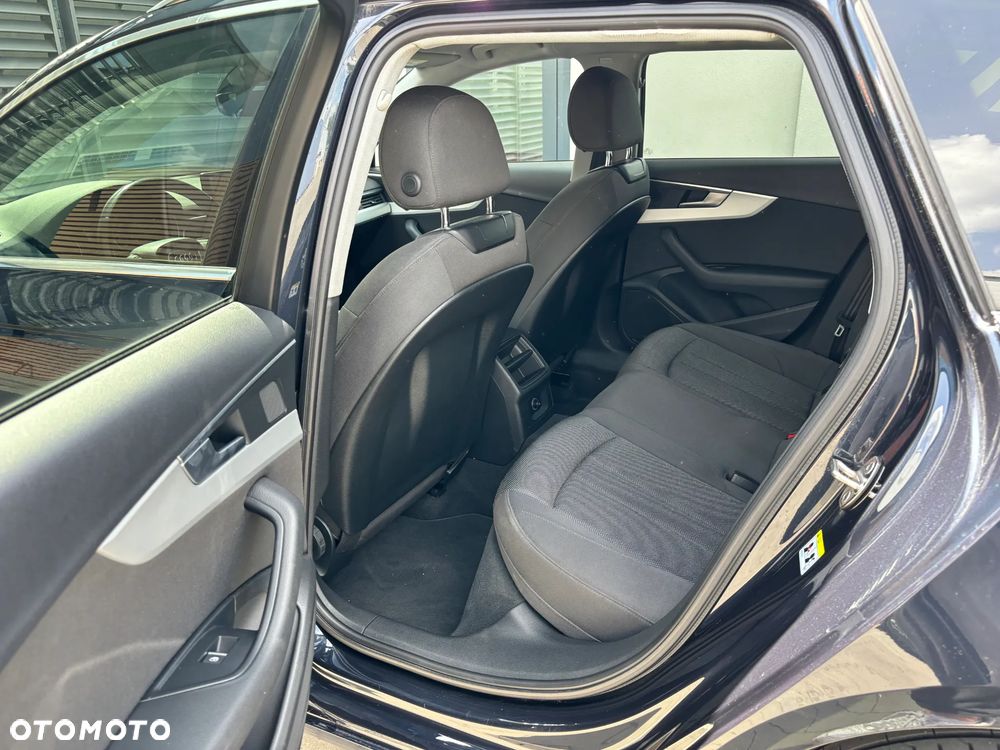 Audi A4 Avant - 33