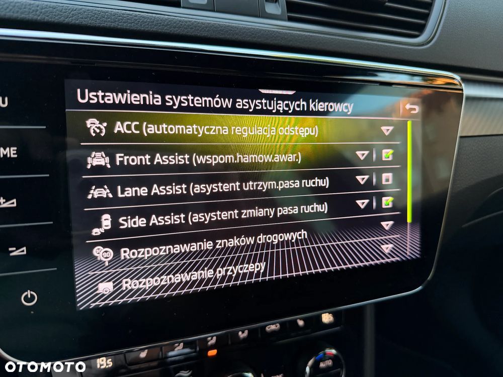 Skoda Superb 2.0 TDI SCR 4x4 Sportline DSG - 26