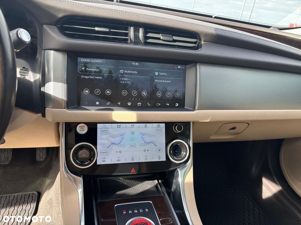 Jaguar XF 2.0 i4D AWD Prestige - 30