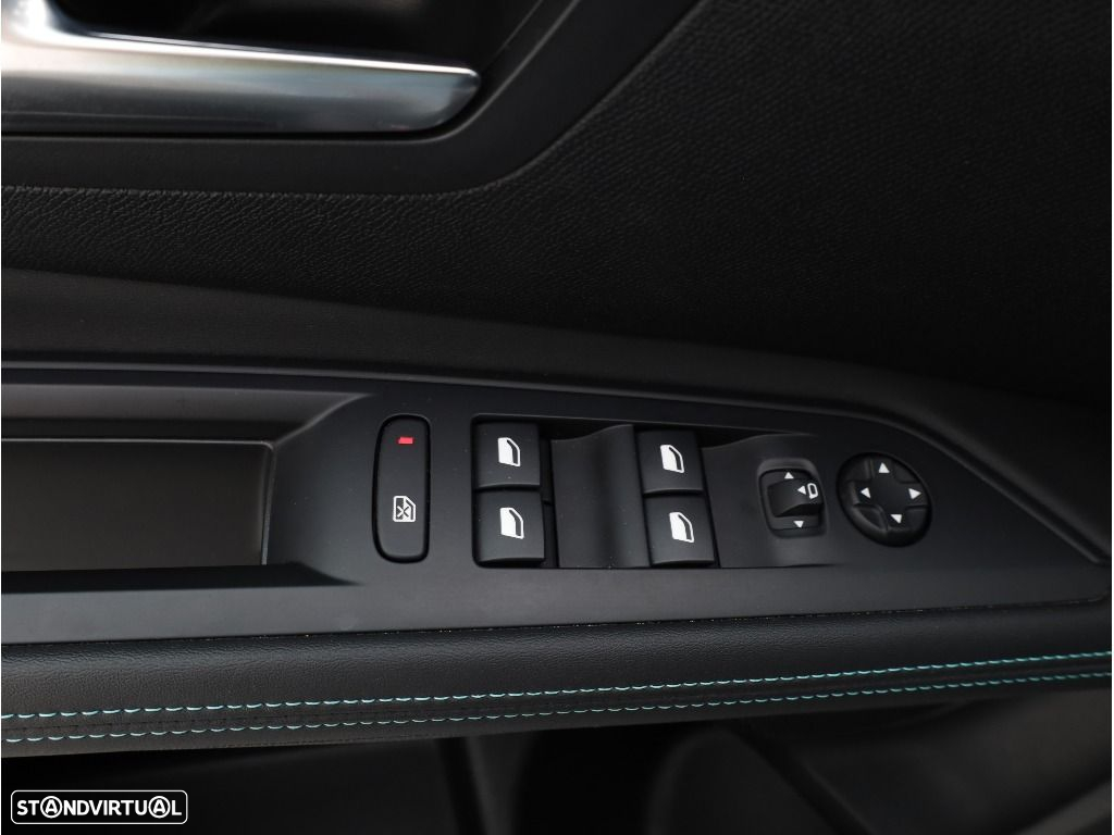 Peugeot 5008 1.5 BlueHDi Allure Pack EAT8 - 17