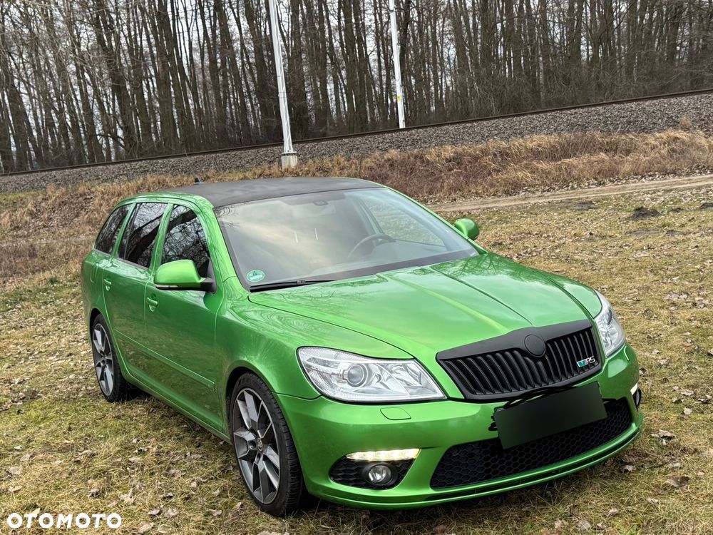 Skoda Octavia Combi 2.0 TDI DPF RS - 29