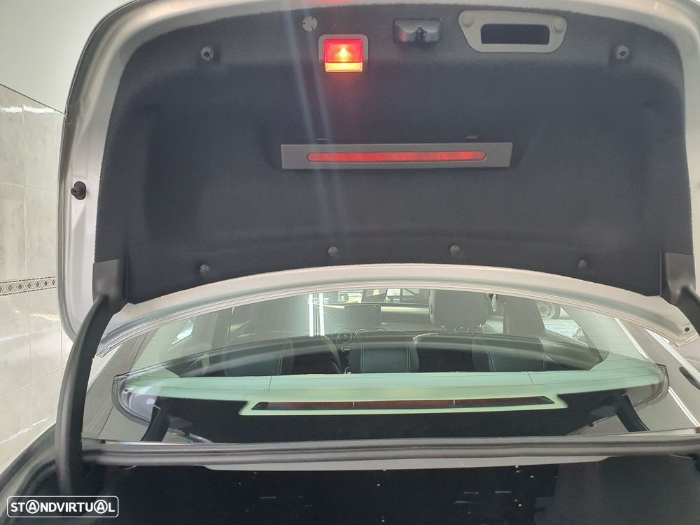 Mercedes-Benz C 300 h Avantgarde - 41