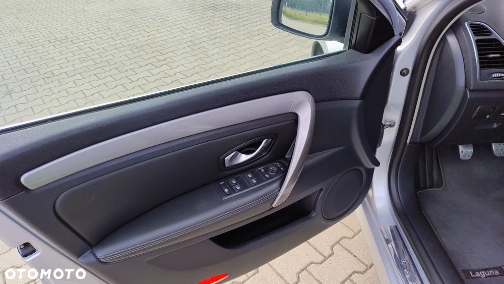 Renault Laguna dCi 150 FAP Bose - 12