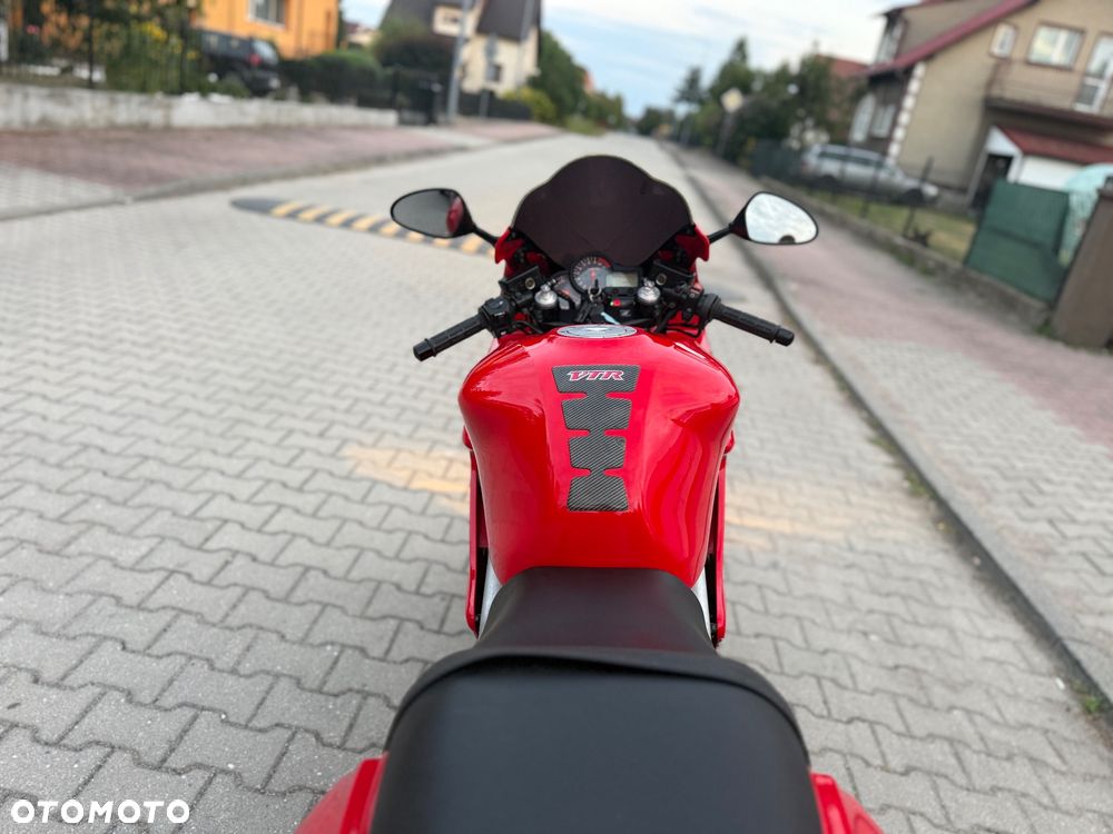 Honda VTR - 19