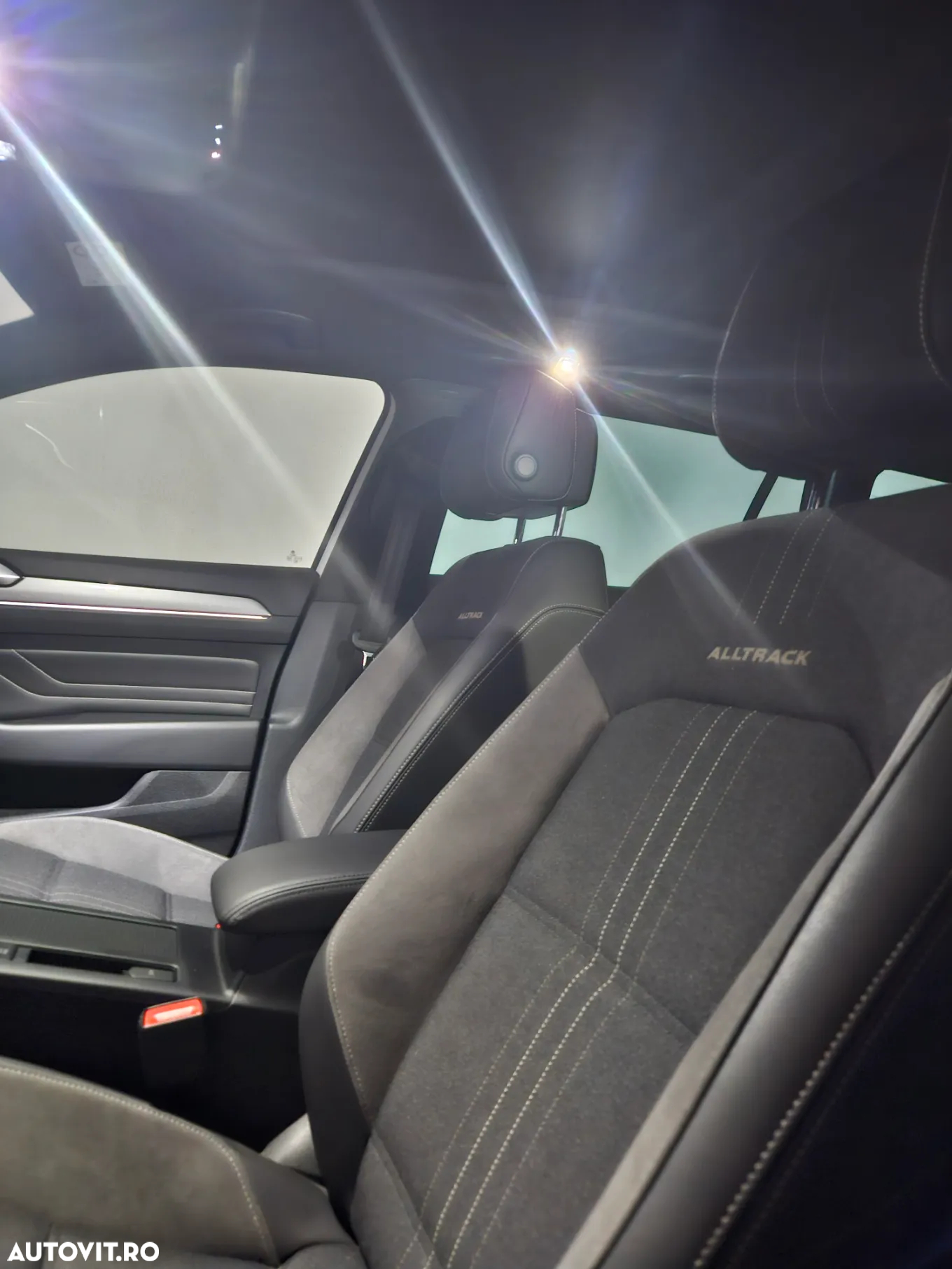 Volkswagen Passat Variant 2.0 TDI SCR DSG 4Motion Alltrack - 12