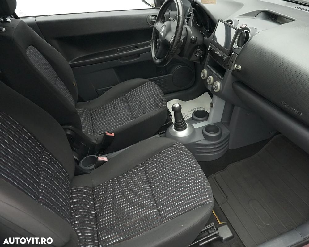 Mitsubishi Colt - 12