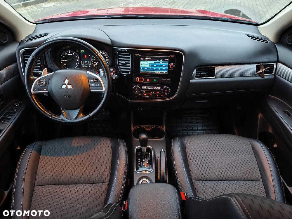 Mitsubishi Outlander 2.0 4WD Invite - 4