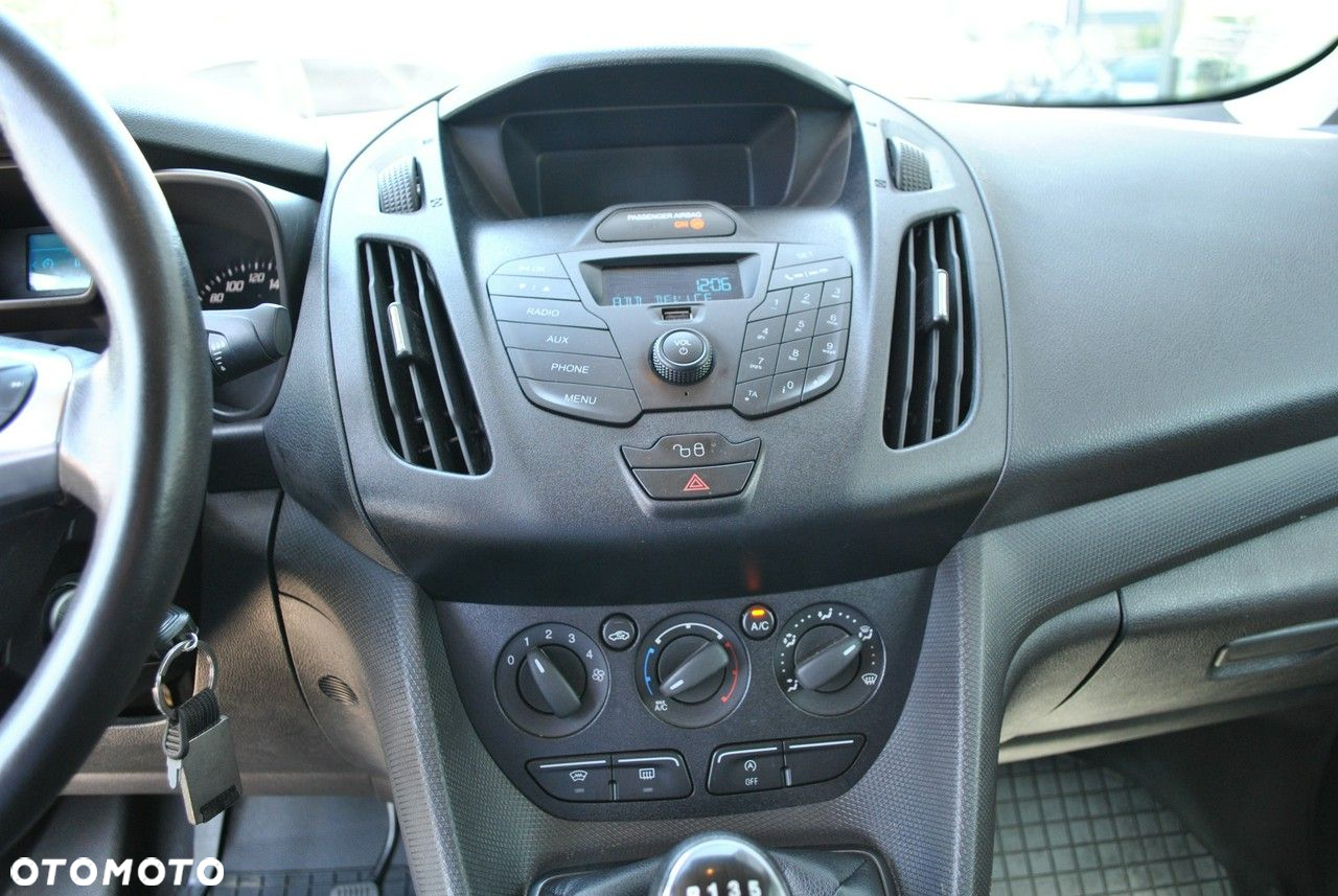 Ford Transit Connect - 19