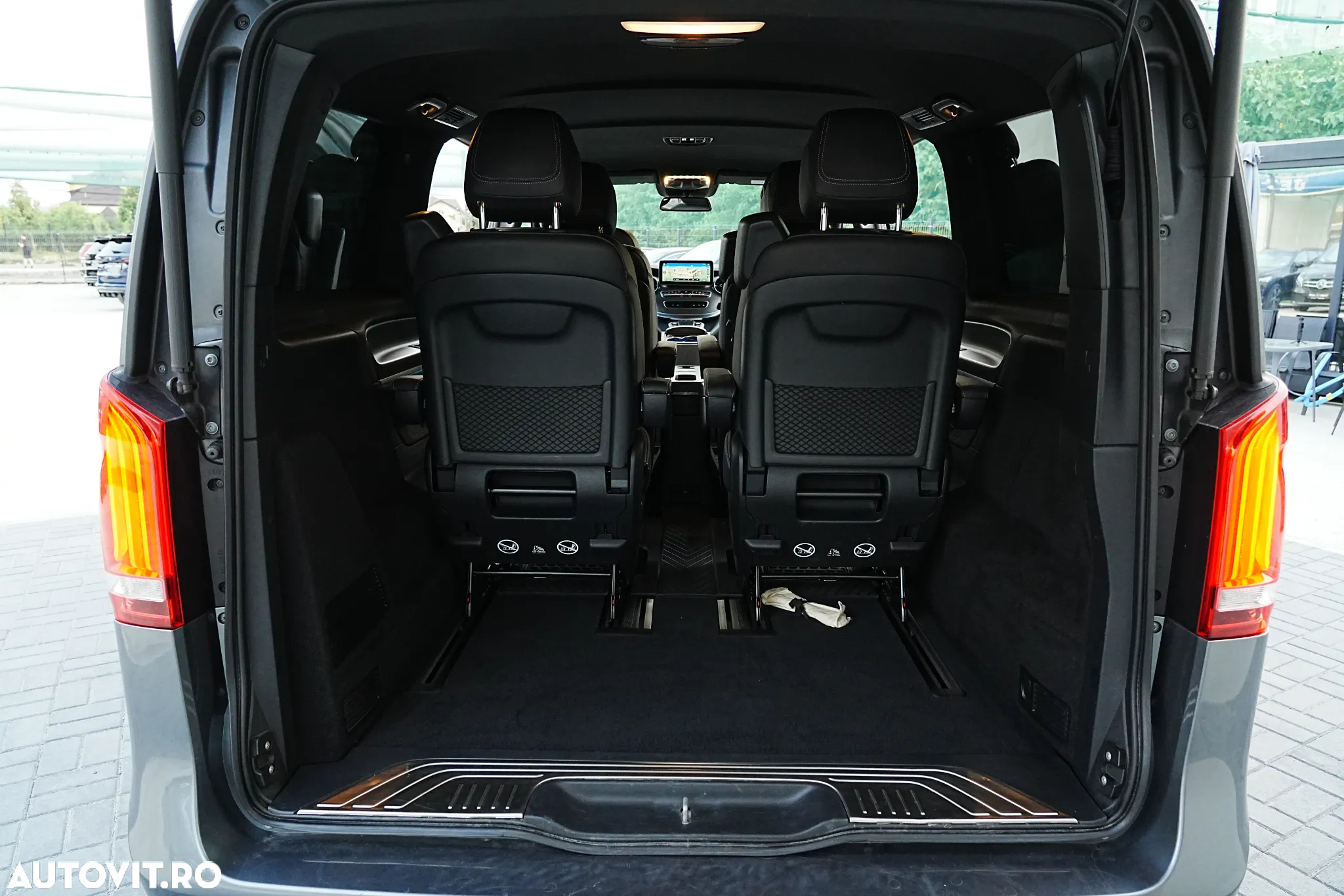 Mercedes-Benz V 300 d lang 4Matic 9G-TRONIC Avantgarde Edition 2023 - 28