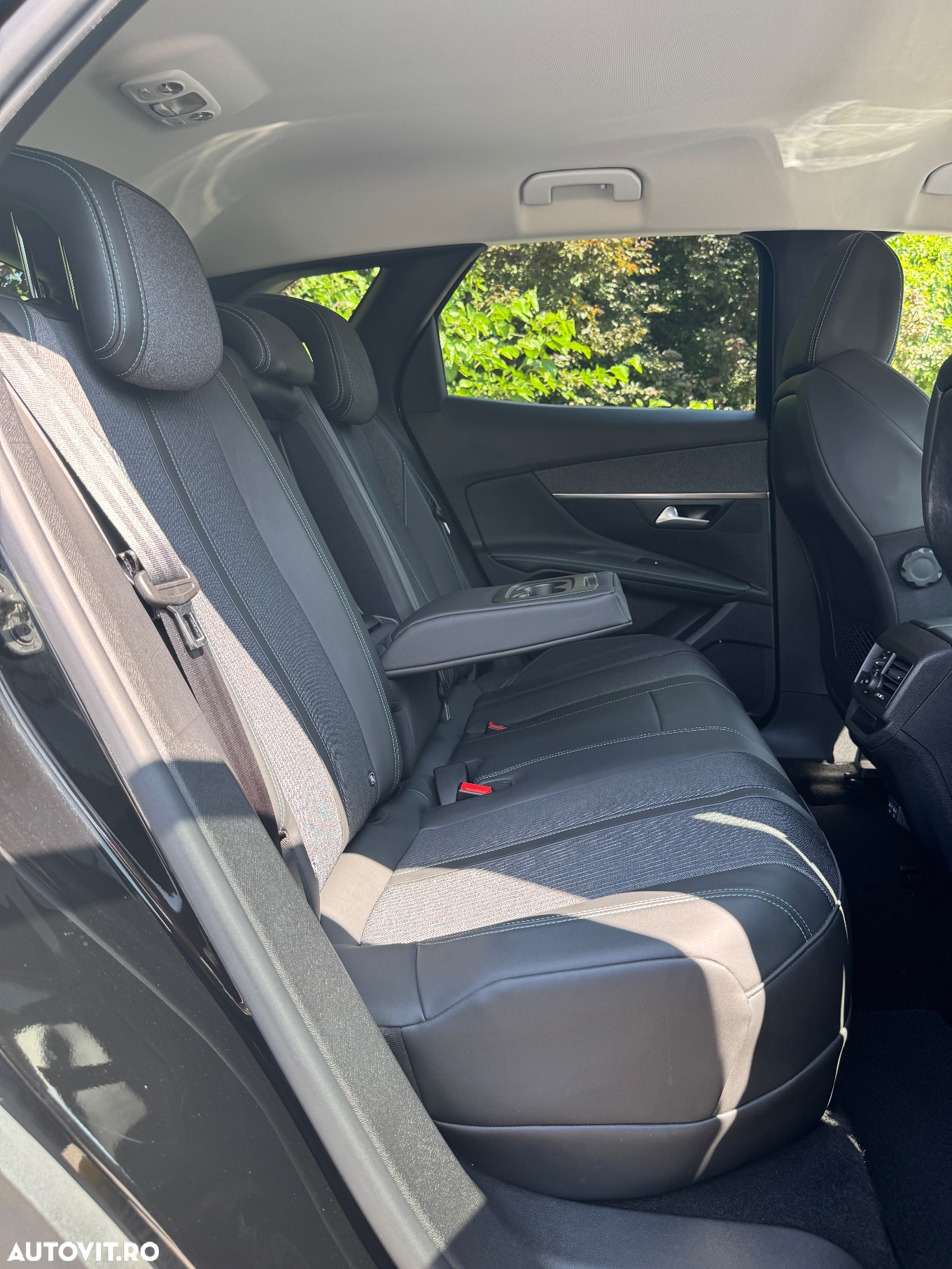 Peugeot 3008 PHEV EAT8 Allure - 12
