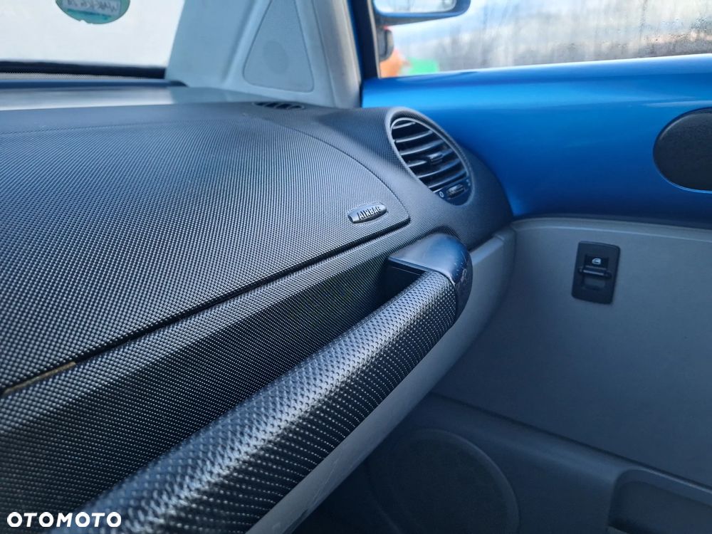 Volkswagen New Beetle 2.0 - 17