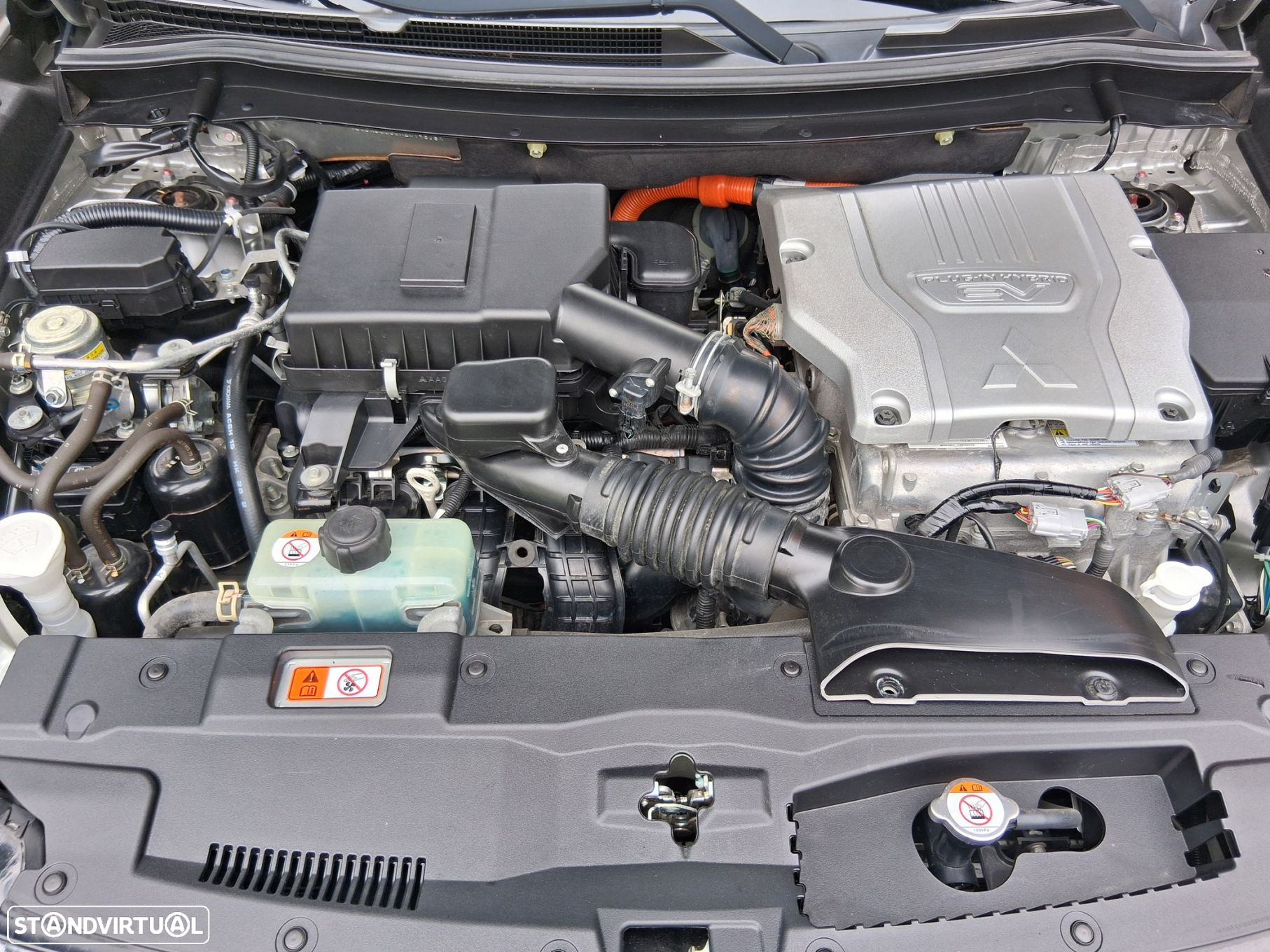 Mitsubishi Outlander 2.4 PHEV Intense - 13