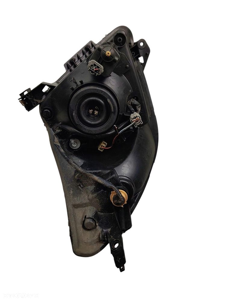LAMPA PRAWY PRZÓD SUZUKI SWIFT IV LIFT (2008-2010) 1.3 92KM - 2