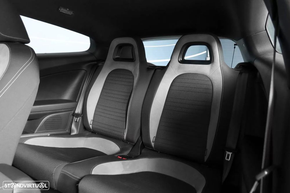 VW Scirocco 2.0 TDI Sport DSG - 18