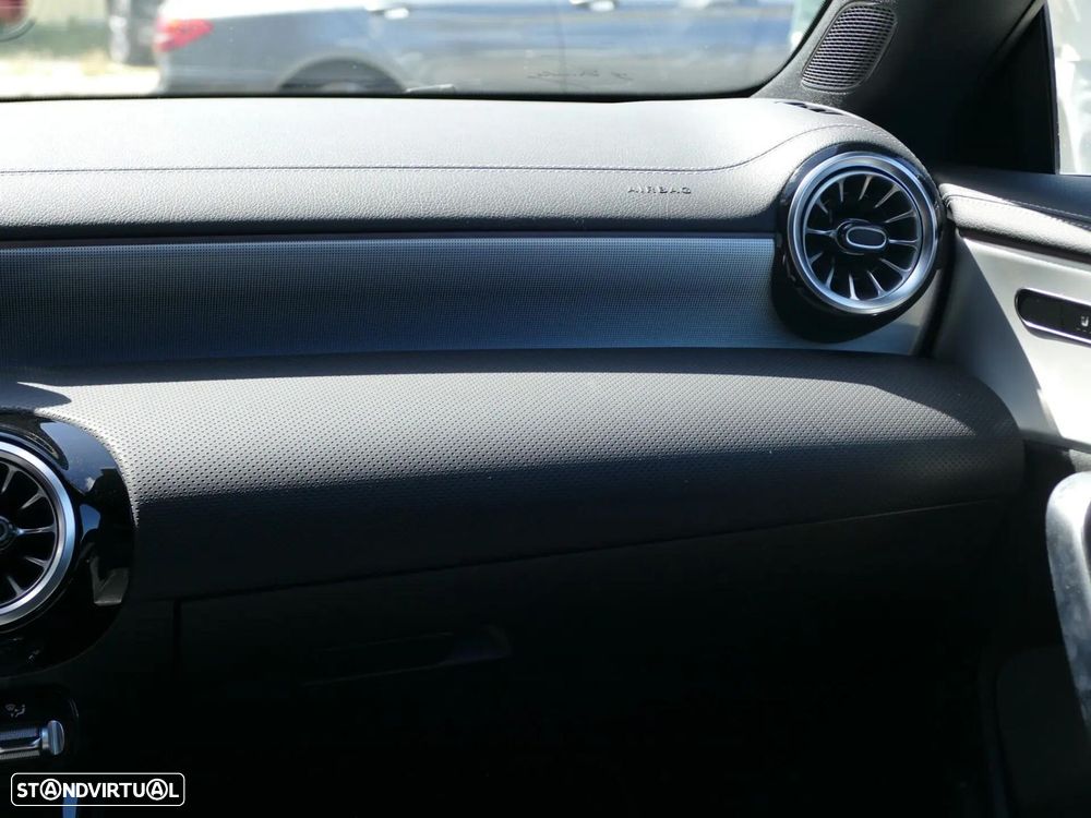 Mercedes-Benz CLA 250 e Shooting Brake AMG Line - 34