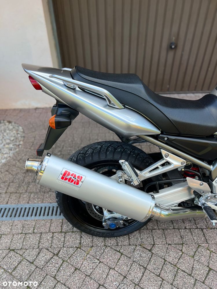 Yamaha FZS - 12