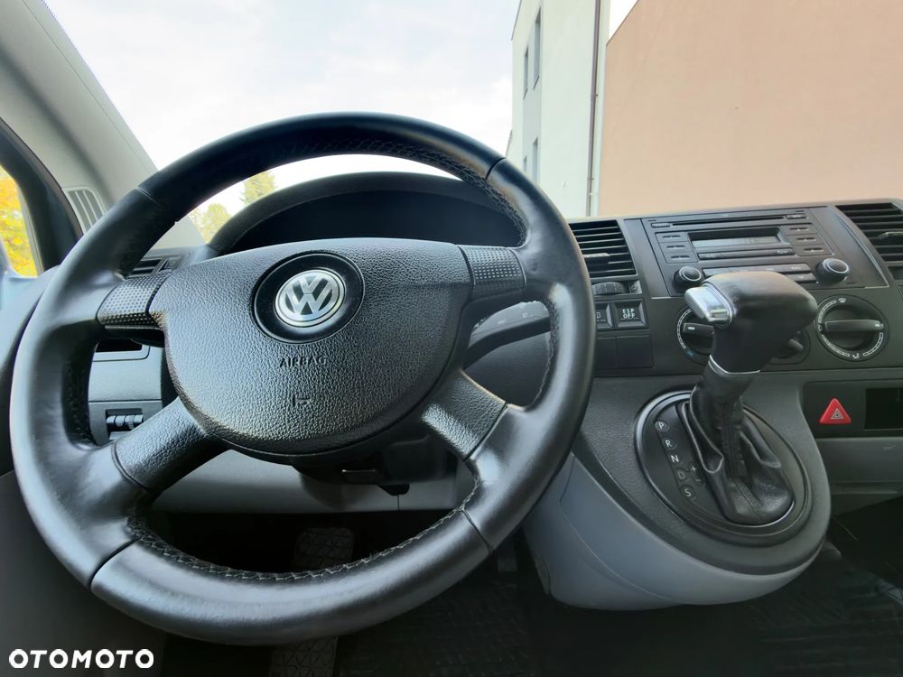 Volkswagen Caravelle - 24