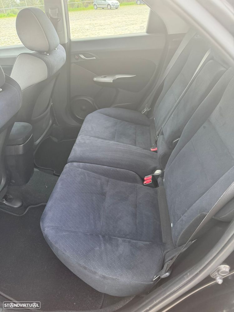 Honda Civic 1.4 Comfort - 6