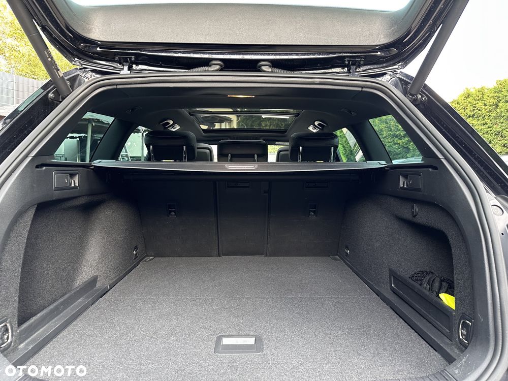 Volkswagen Passat Variant 2.0 TDI SCR DSG Elegance - 22