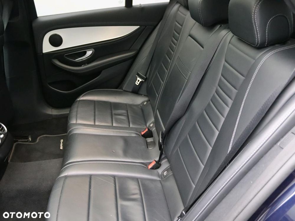 Mercedes-Benz Klasa E 200 9G-TRONIC AMG Line - 15