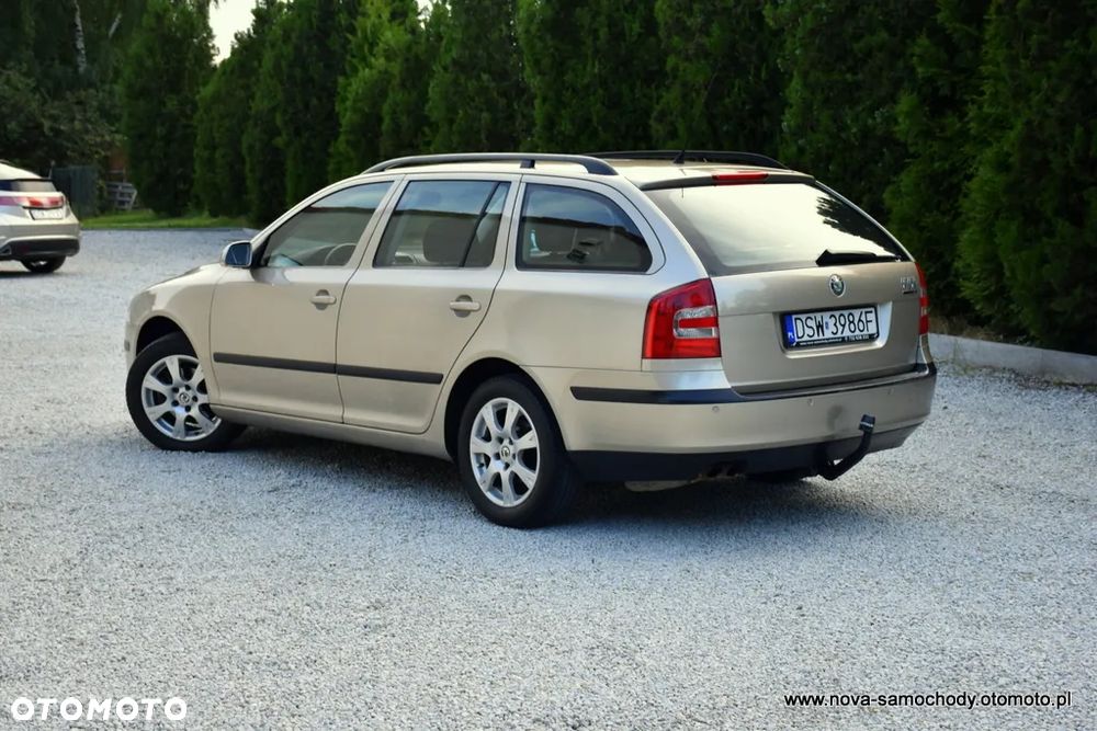 Skoda Octavia 2.0 FSI Elegance Tiptr - 4