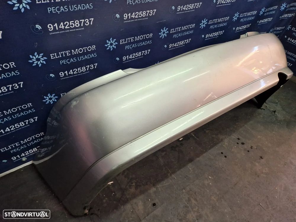 Parachoques traseiro usado LEXUS IS200 - 1