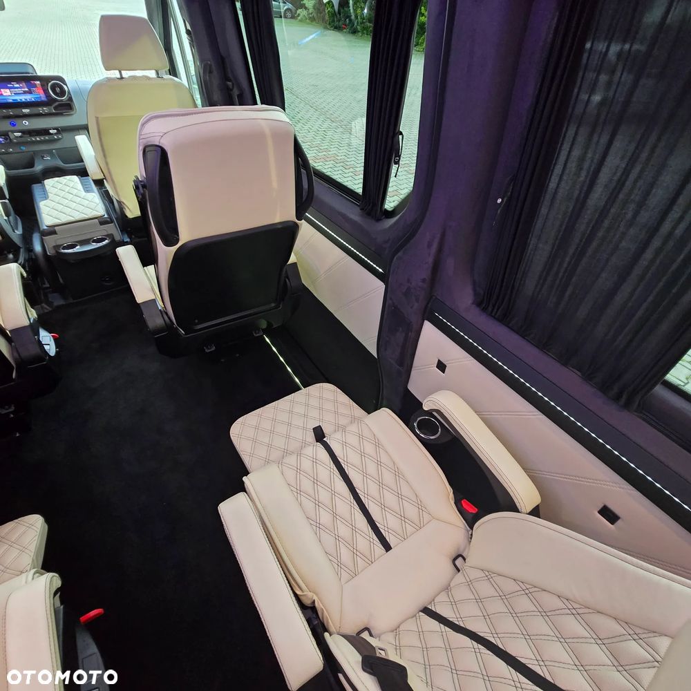 Mercedes-Benz Sprinter - 16