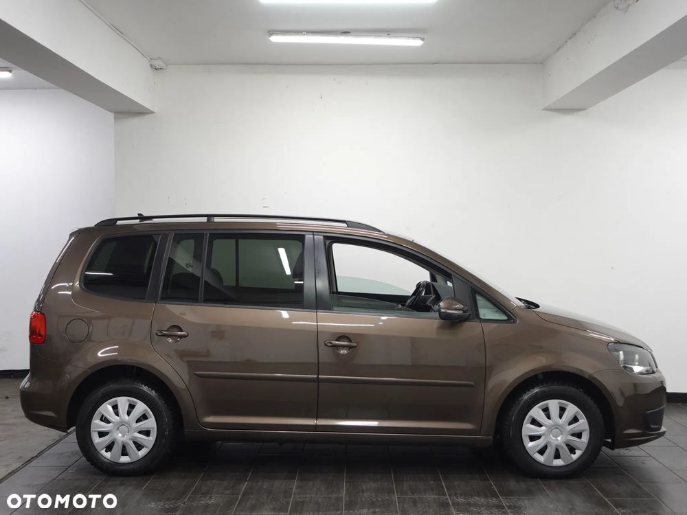 Volkswagen Touran - 10
