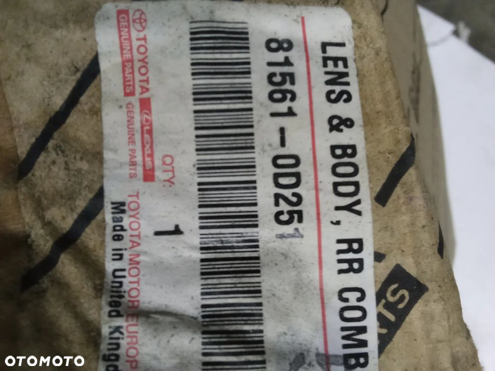 Toyota Yaris 2009 rok lampa tył 81561-0D251 - 4