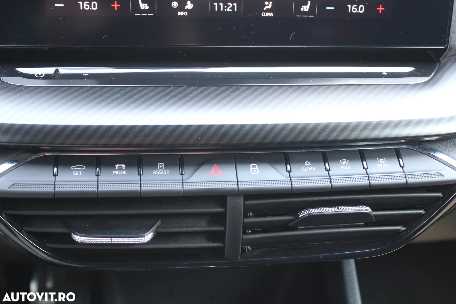 Skoda Octavia 2.0 TSI DSG RS - 8