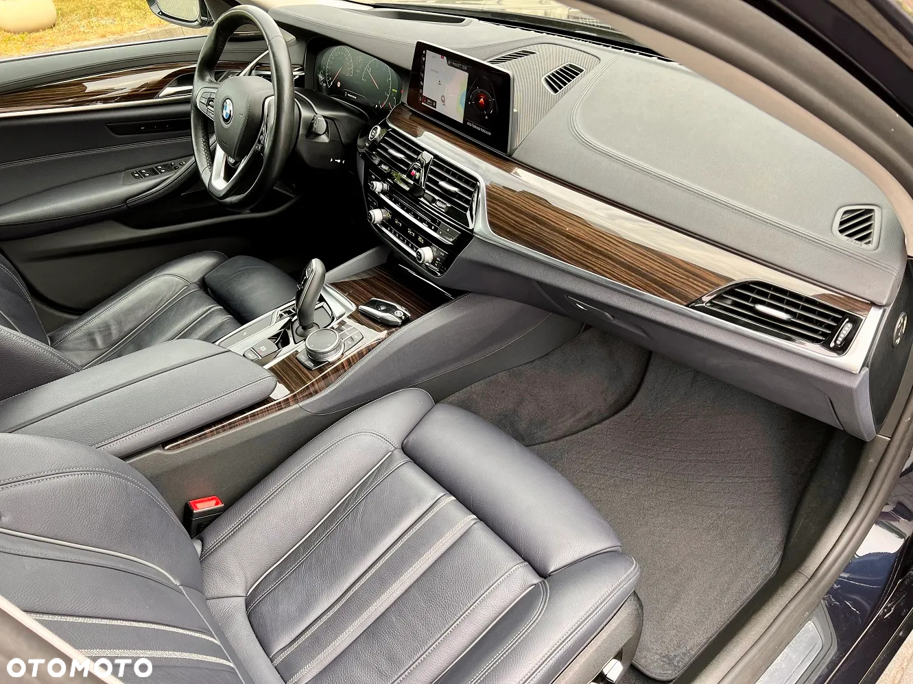 BMW Seria 5 520d Touring Luxury Line - 22