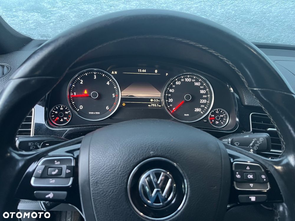 Volkswagen Touareg 3.0 V6 TDI BMT Perfectline R-Style - 13