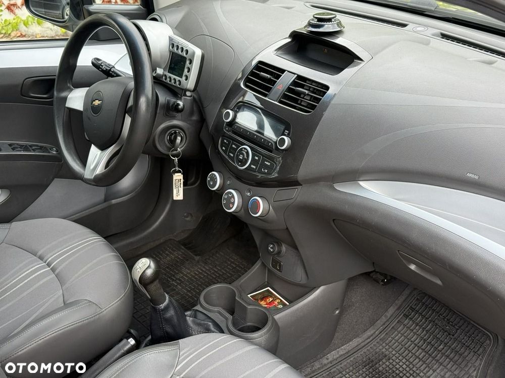Chevrolet Spark - 17