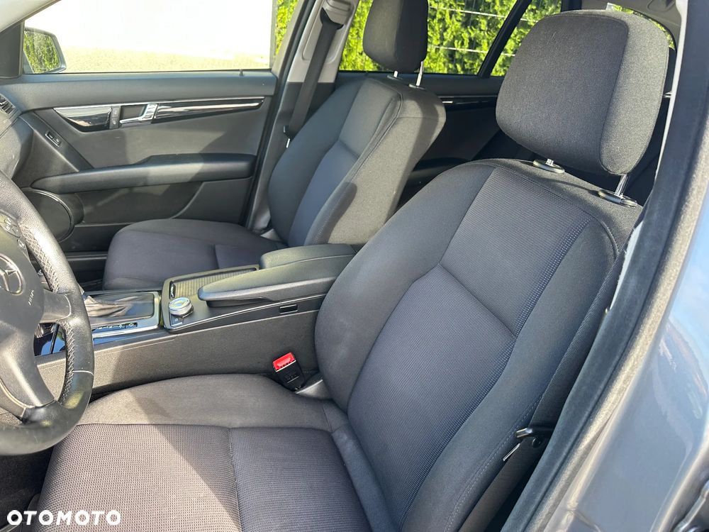 Mercedes-Benz Klasa C 180 BlueEFFICIENCY 7G-TRONIC Avantgarde - 21