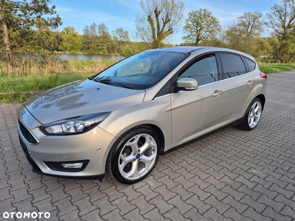 Ford Focus 1.0 EcoBoost STart-Stopp-System TITANIUM - 2
