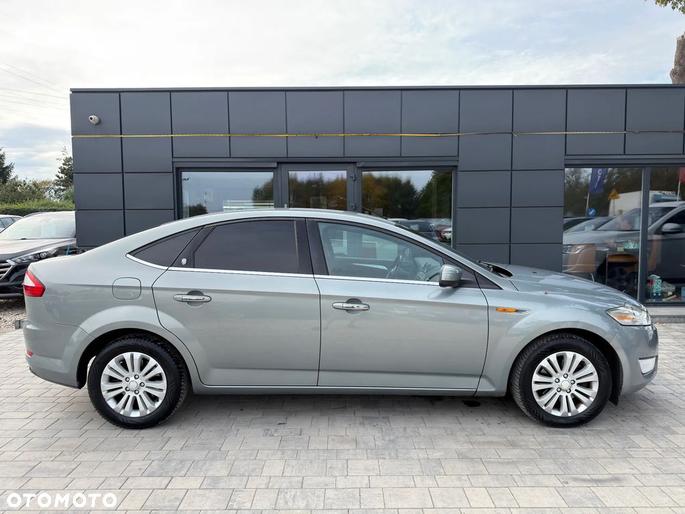 Ford Mondeo 2.0 Ghia - 25