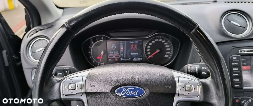 Ford Mondeo SW 2.0 EcoBoost Titanium - 28