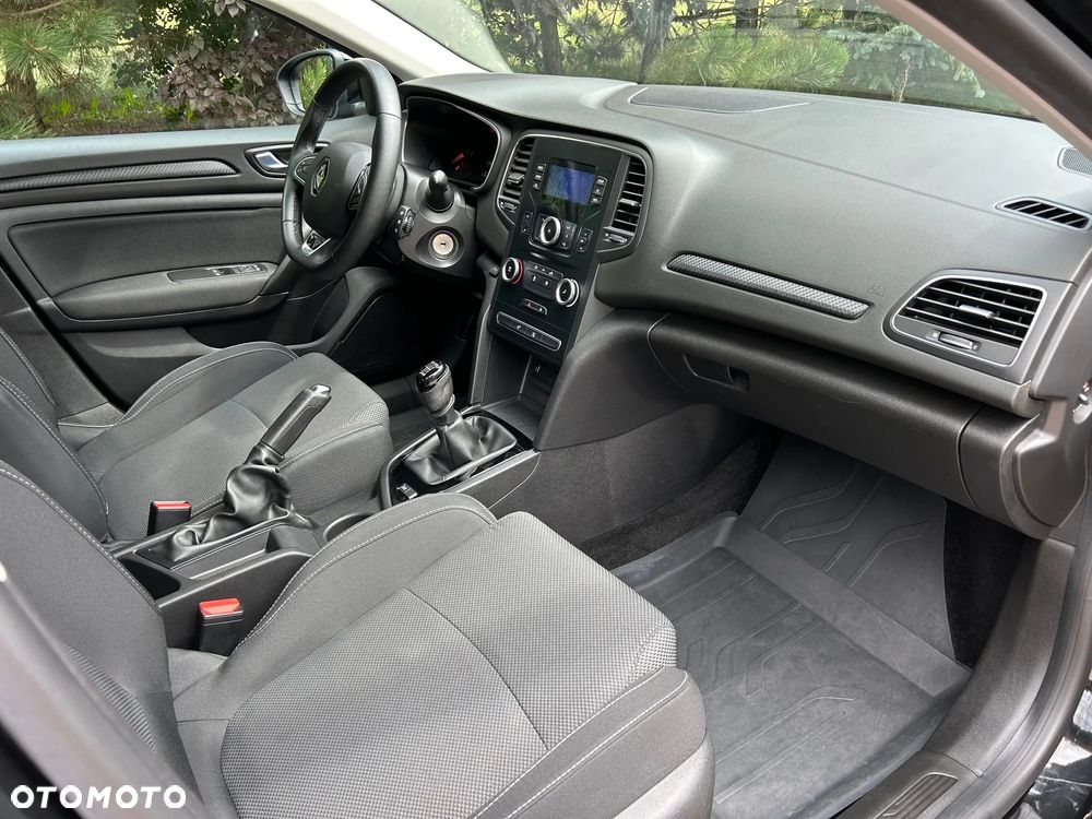 Renault Megane 1.0 TCe Life - 17