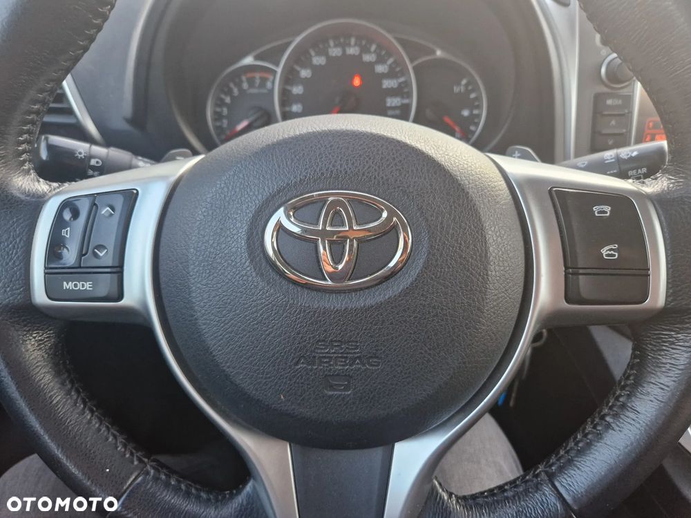 Toyota Verso S 1.33 Premium MS - 11