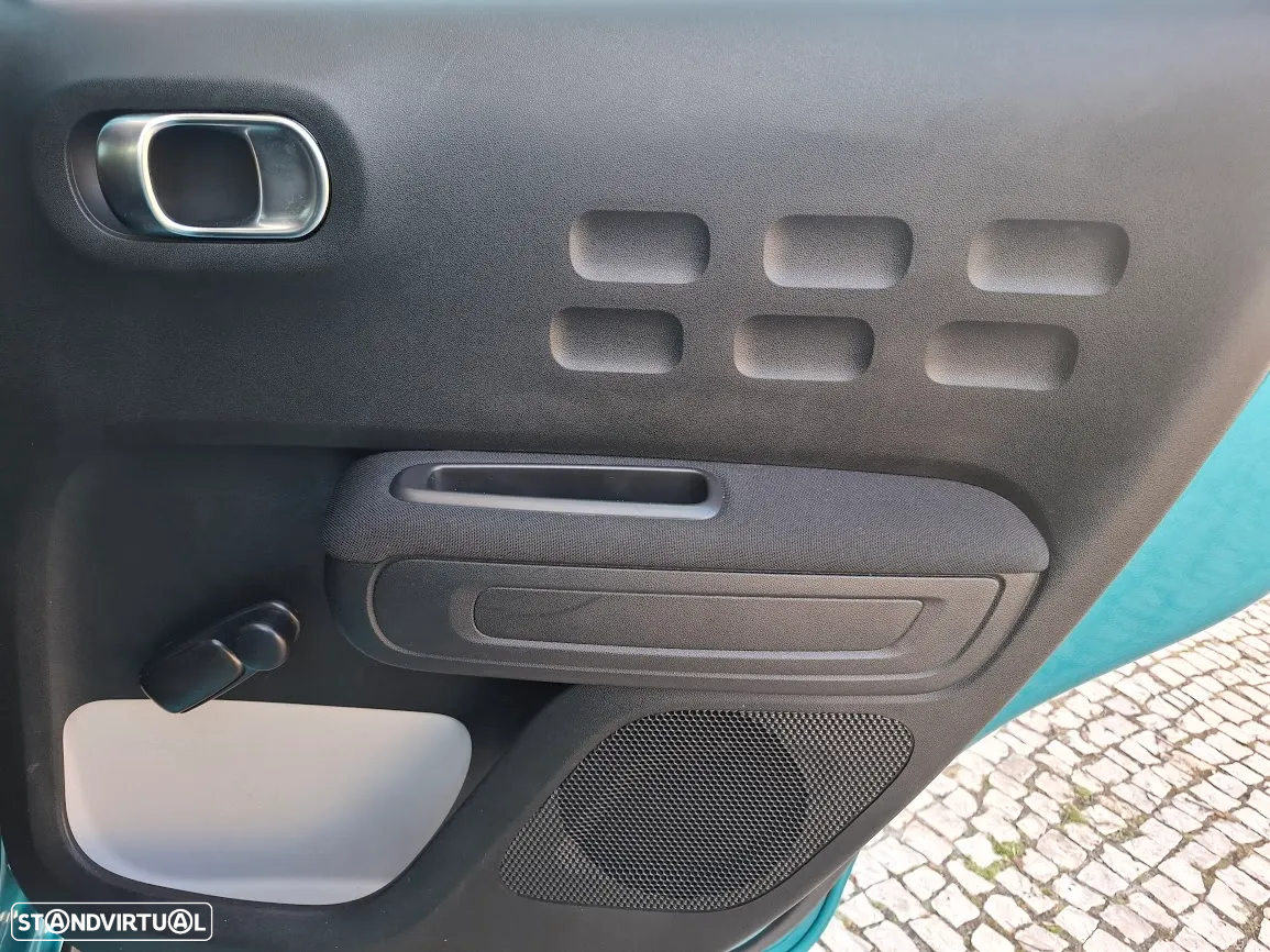Citroën C3 1.2 PureTech Shine EAT6 - 37